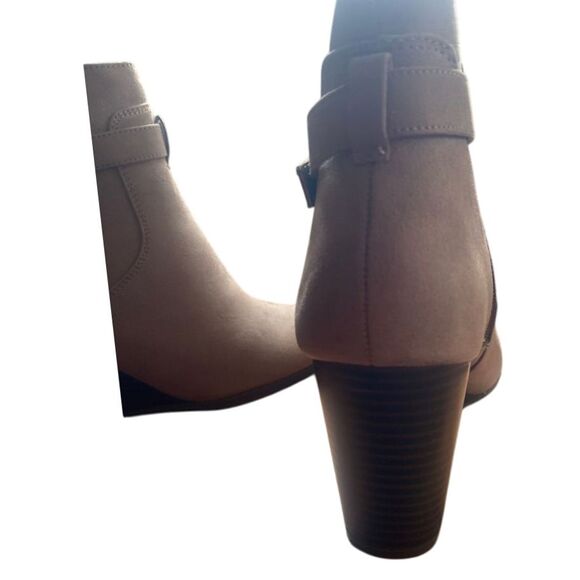 Market and Spruc Stylish Taupe Ankle Boots Wedge Heel BuckleBooties. NWOT - Picture 4 of 8